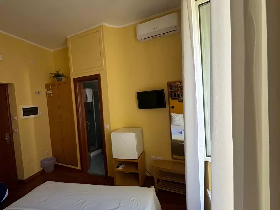 Immagine 10 di Camera in affitto  in Via Famagosta4 a Roma