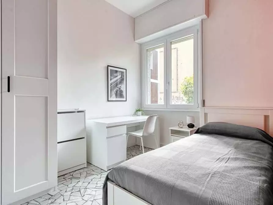 Immagine 3 di Camera in affitto  in Via Maniago2 a Milano