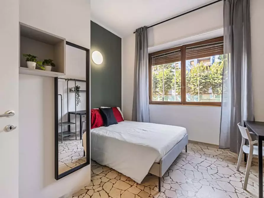 Immagine 1 di Camera in affitto  in Via Uguccione da Pisa4 a Milano