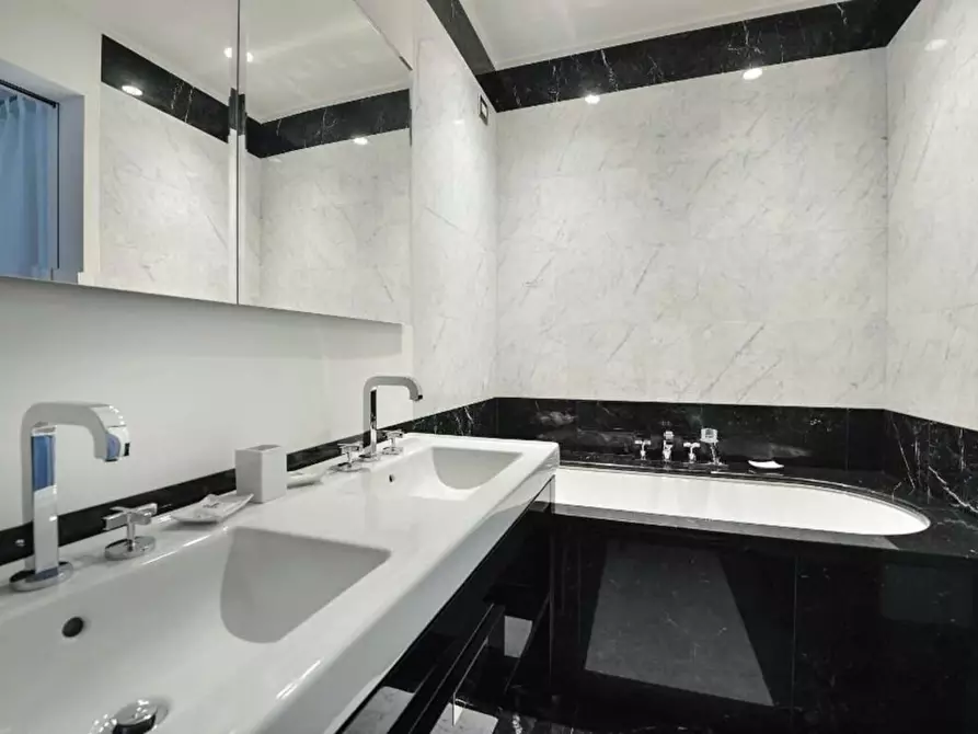 Immagine 23 di Appartamento in affitto  in Viale della Liberazione15 a Milano