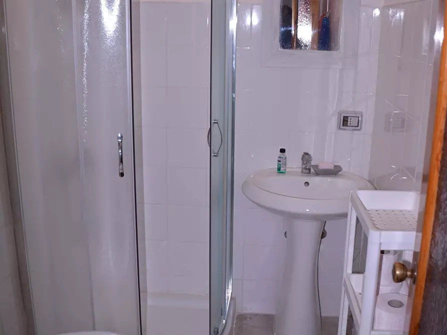 Immagine 6 di Camera in affitto  in Via Lombardia2 a Cagliari