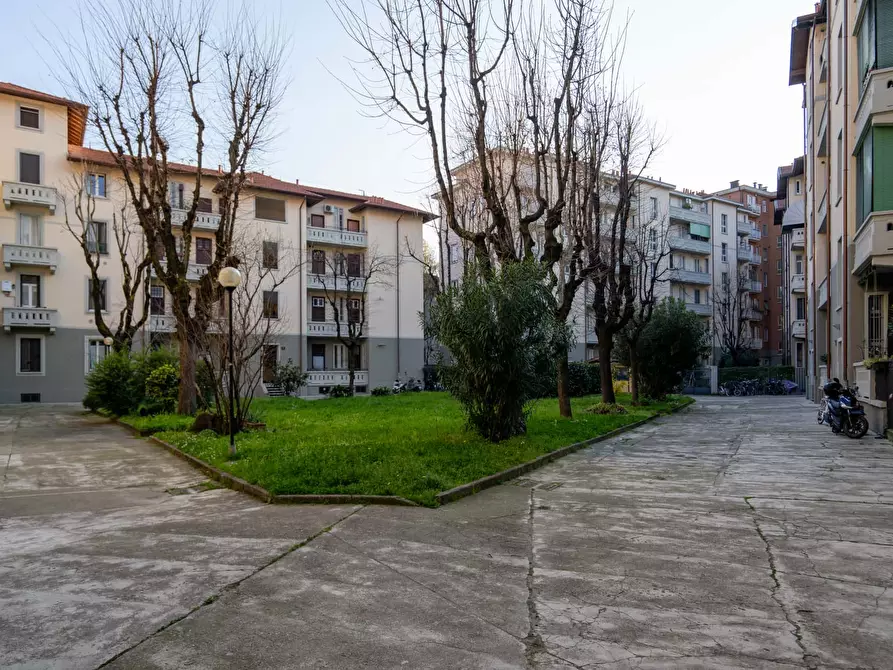 Immagine 28 di Appartamento in affitto  in Via Giovanni Pascoli4 a Milano