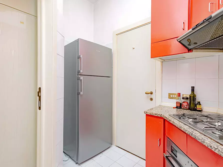 Immagine 14 di Camera in affitto  in Via Cesare Battisti13 a Milano