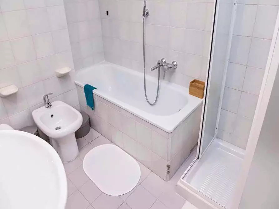 Immagine 22 di Camera in affitto  in Viale Monte Santo8 a Milano