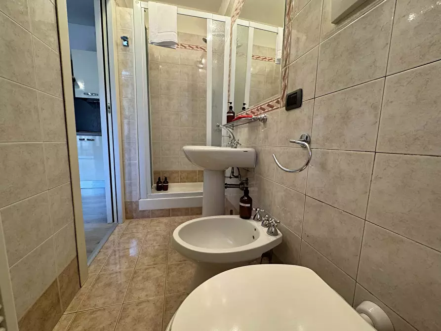 Immagine 6 di Appartamento in affitto  in Via Luigi Dottesio13 a Como