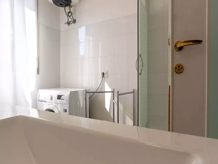 Immagine 10 di Camera in affitto  in Viale San Gimignano4 a Milano