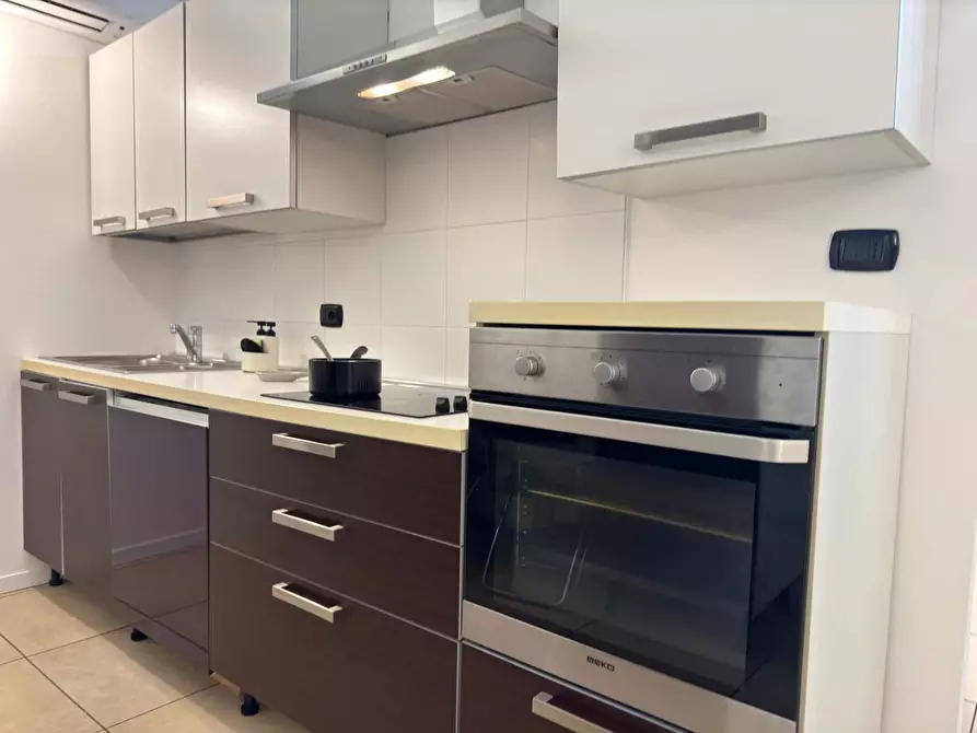 Immagine 21 di Appartamento in affitto  in Via Giuseppe Brambilla9 a Como