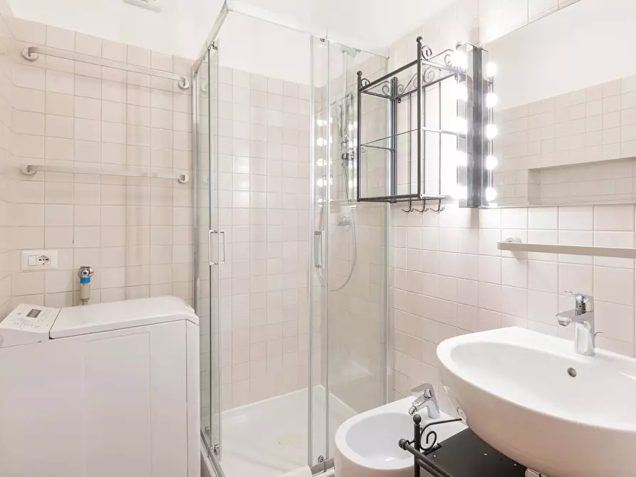 Immagine 28 di Appartamento in affitto  in Via Bramante1 a Milano