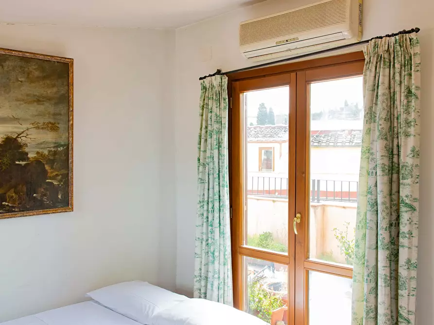 Immagine 1 di Appartamento in affitto  in Via de' Guicciardini10 a Firenze