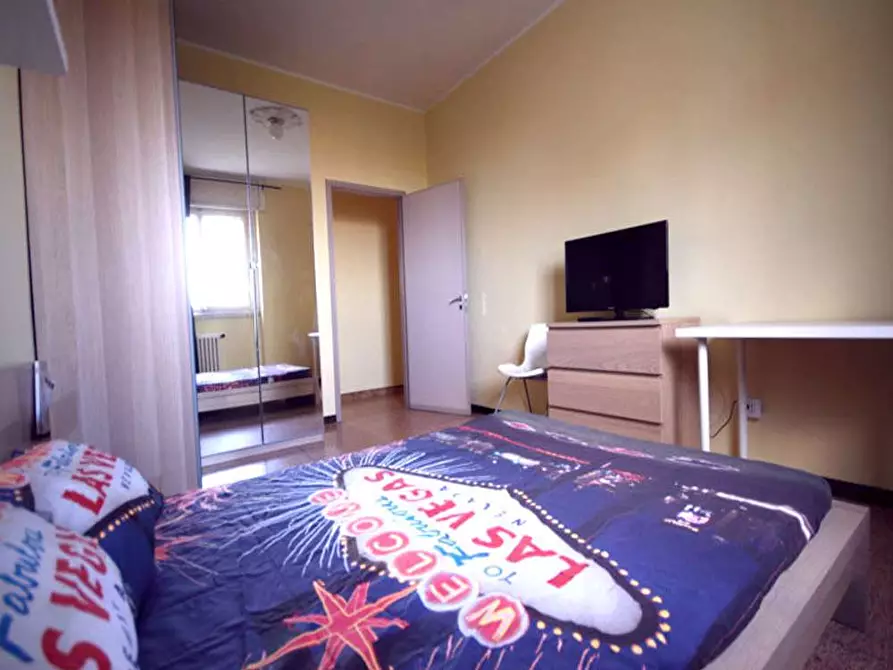 Immagine 2 di Camera in affitto  in Via Carlo Marx32 a Milano