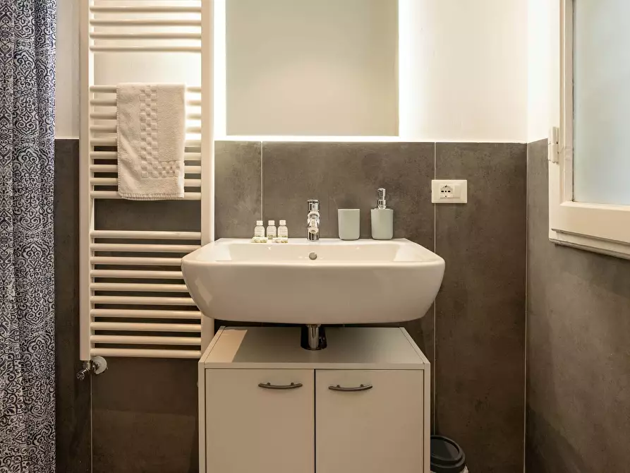 Immagine 38 di Appartamento in affitto  in Via degli Alfani a Firenze