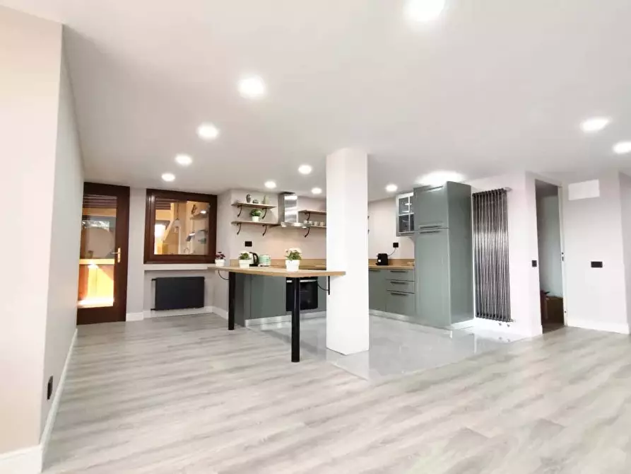 Immagine 79 di Appartamento in affitto  in Via Bellinzona55 a Como