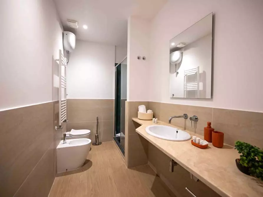 Immagine 12 di Appartamento in affitto  in Via Cavour238 a Roma