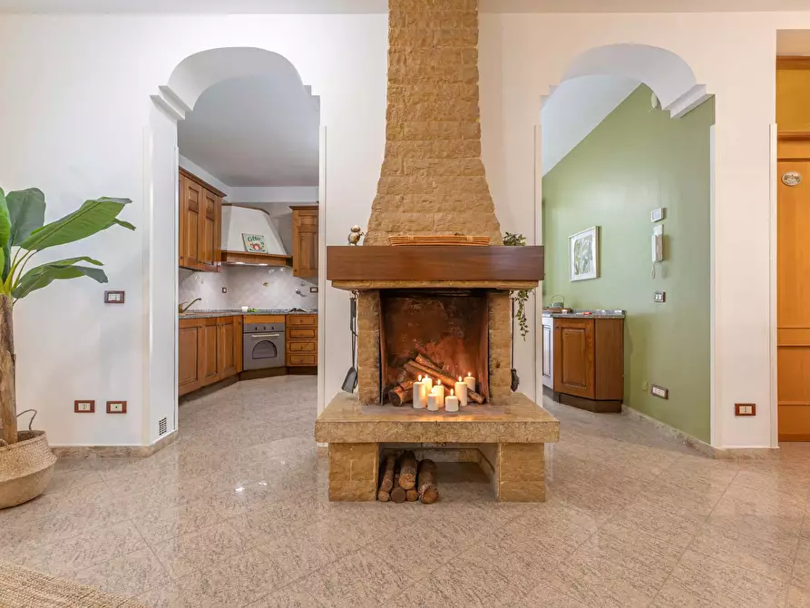 Immagine 10 di Appartamento in affitto  in Via dell' Acquedotto Felice72 a Roma