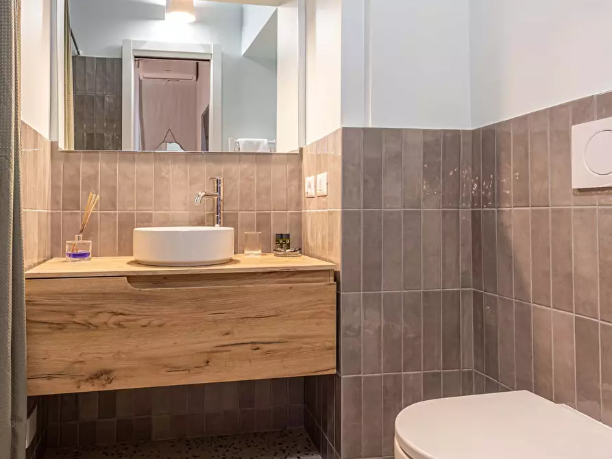 Immagine 44 di Appartamento in affitto  in Via della Madonna dei Monti15 a Roma