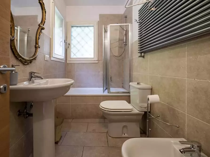 Immagine 15 di Appartamento in affitto  in Via Santo Stefano92 a Bologna