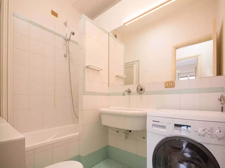 Immagine 16 di Camera in affitto  in VIA RESSI12 a Milano