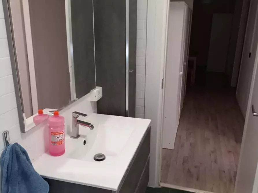 Immagine 12 di Camera in affitto  in Viale della Resistenza11 a Corsico