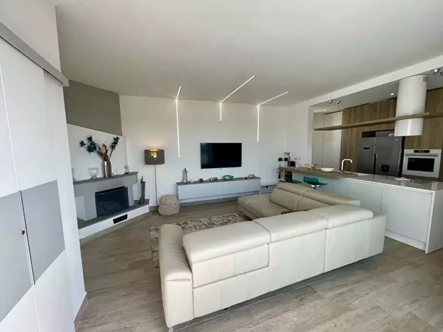 Immagine 6 di Appartamento in affitto  in Via Torri in Sabina14 a Roma