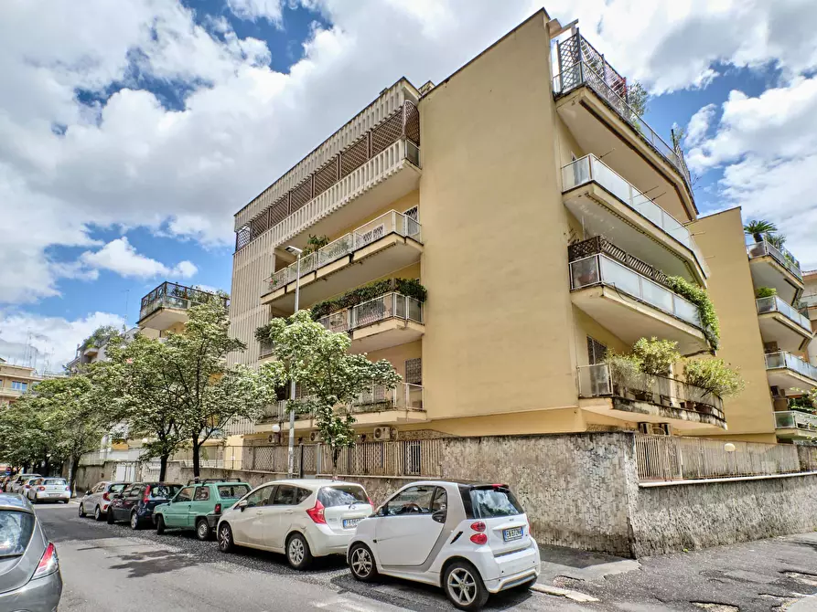 Immagine 28 di Camera in affitto  in Via Attilio Friggeri35 a Roma