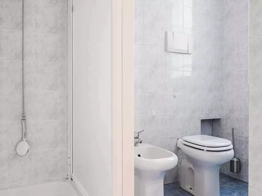 Immagine 18 di Camera in affitto  in Via delle Belle Arti21 a Bologna