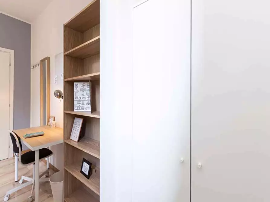 Immagine 7 di Camera in affitto  in Via Lorenteggio84 a Milano