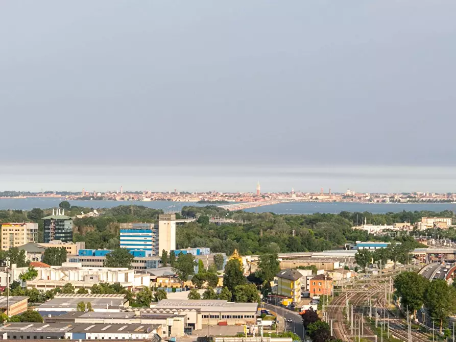 Immagine 13 di Appartamento in affitto  in Via Torino2 a Venezia