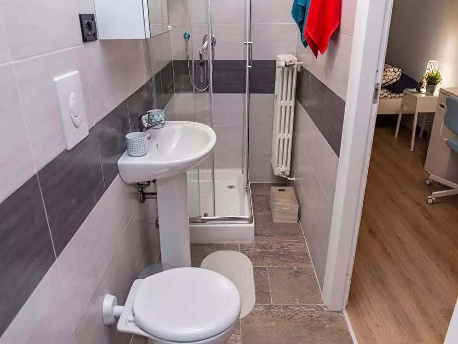 Immagine 33 di Camera in affitto  in Via Giulio Tarra1 a Milano