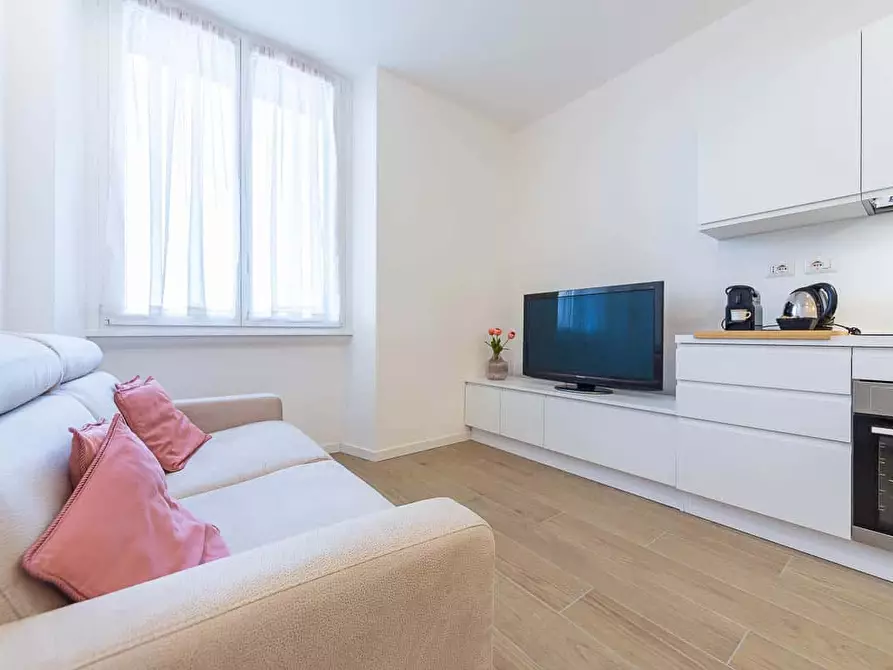 Immagine 9 di Appartamento in affitto  in Viale Nazario Sauro5 a Milano