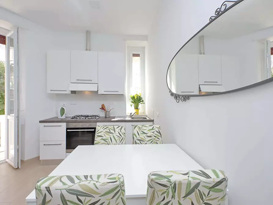 Immagine 16 di Appartamento in affitto  in Via Livorno36 a Roma