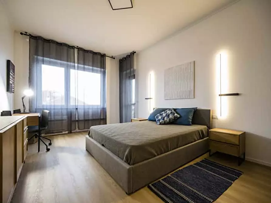 Immagine 1 di Camera in affitto  in Via Madama Cristina142 a Torino