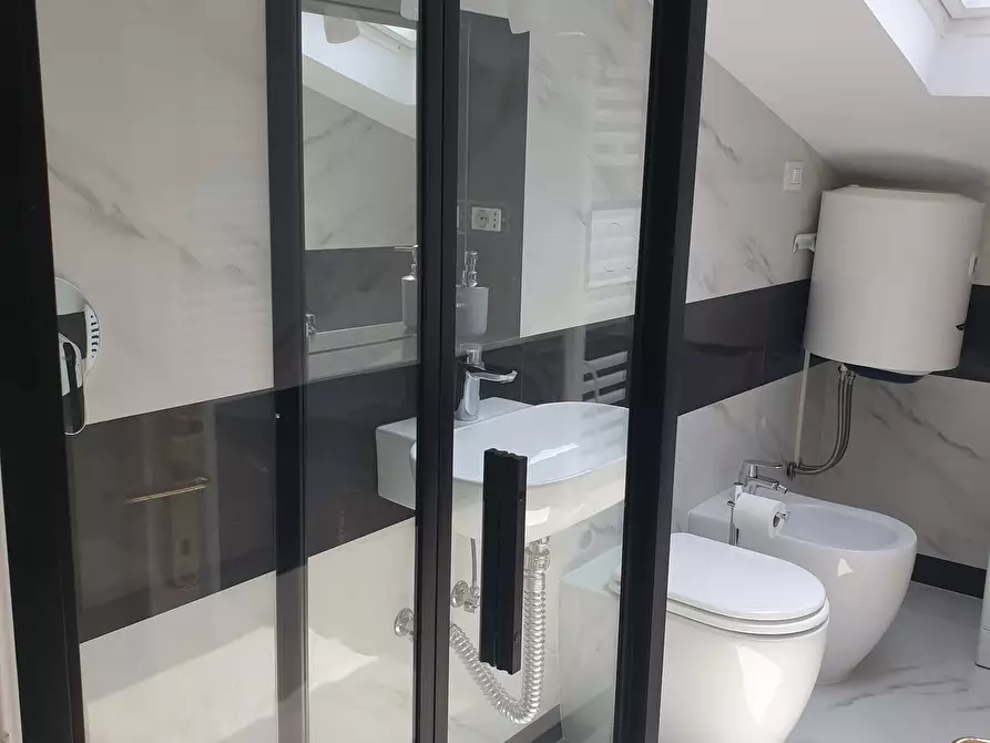 Immagine 12 di Appartamento in affitto  in Via Volturno40 a Roma