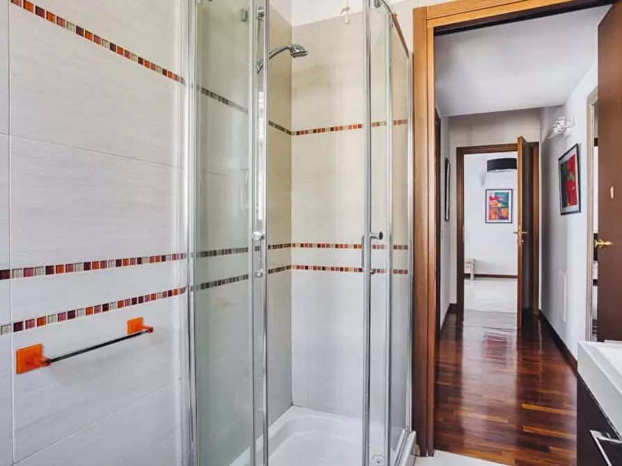 Immagine 15 di Camera in affitto  in Viale Carlo Espinasse106 a Milano