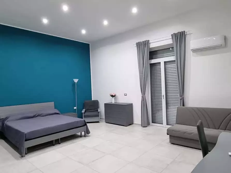 Immagine 80 di Camera in affitto  in Via dei Tribunali268 a Napoli