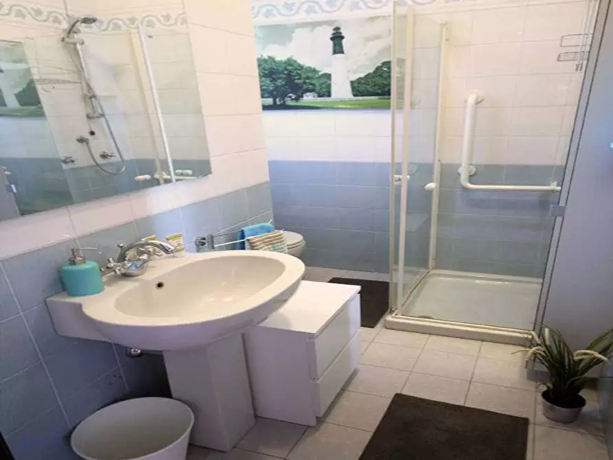 Immagine 25 di Camera in affitto  in Via Gustavo Fara39 a Milano