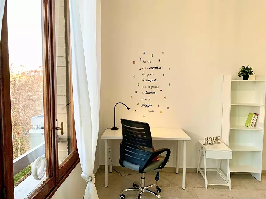 Immagine 10 di Camera in affitto  in Viale Francesco Redi45 a Firenze