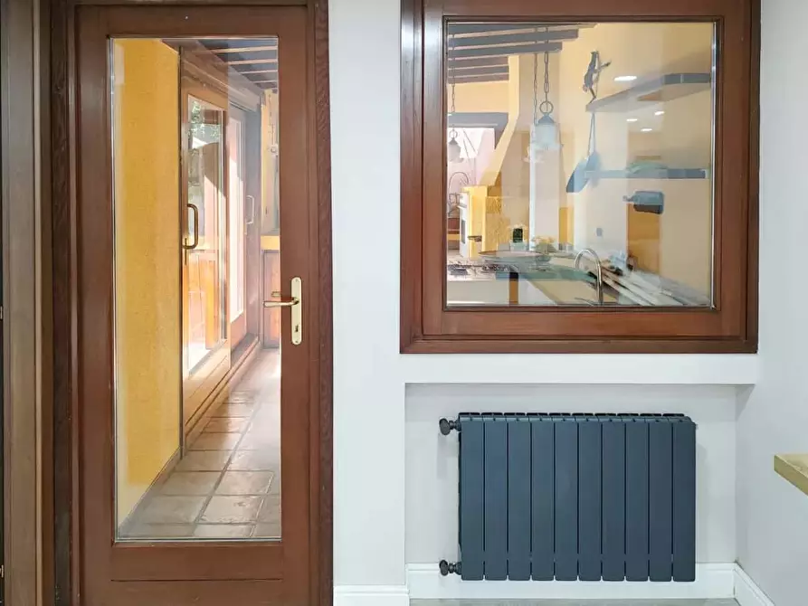 Immagine 101 di Appartamento in affitto  in Via Bellinzona55 a Como