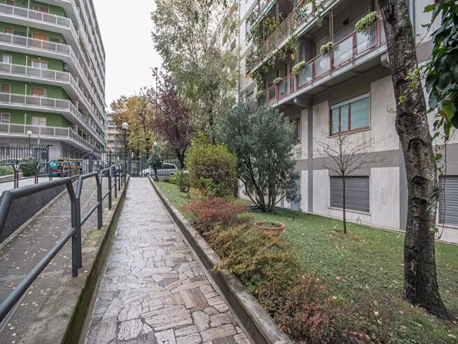 Immagine 15 di Camera in affitto  in VIA RESSI12 a Milano