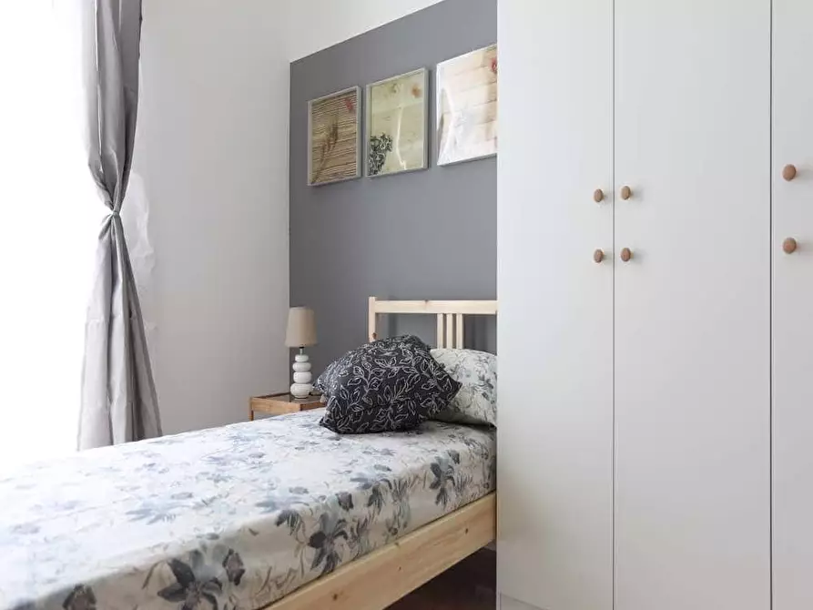 Immagine 10 di Camera in affitto  in Viale Romagna5 a Milano