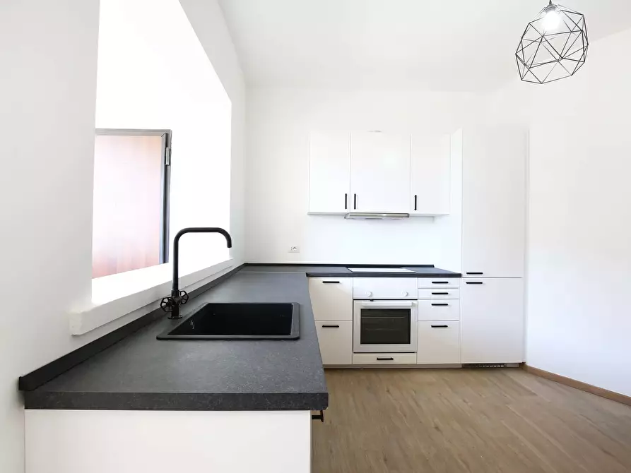 Immagine 12 di Camera in affitto  in Via Carlo Marx6 a Milano