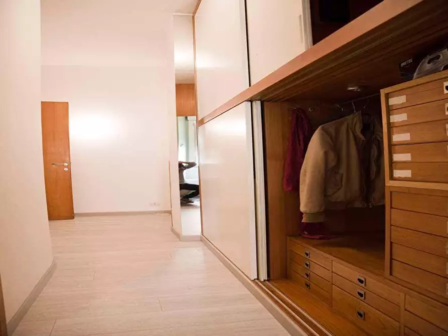 Immagine 12 di Camera in affitto  in Via Conca del Naviglio37A a Milano