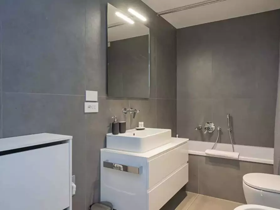 Immagine 16 di Appartamento in affitto  in Via Errico Petrella4 a Milano