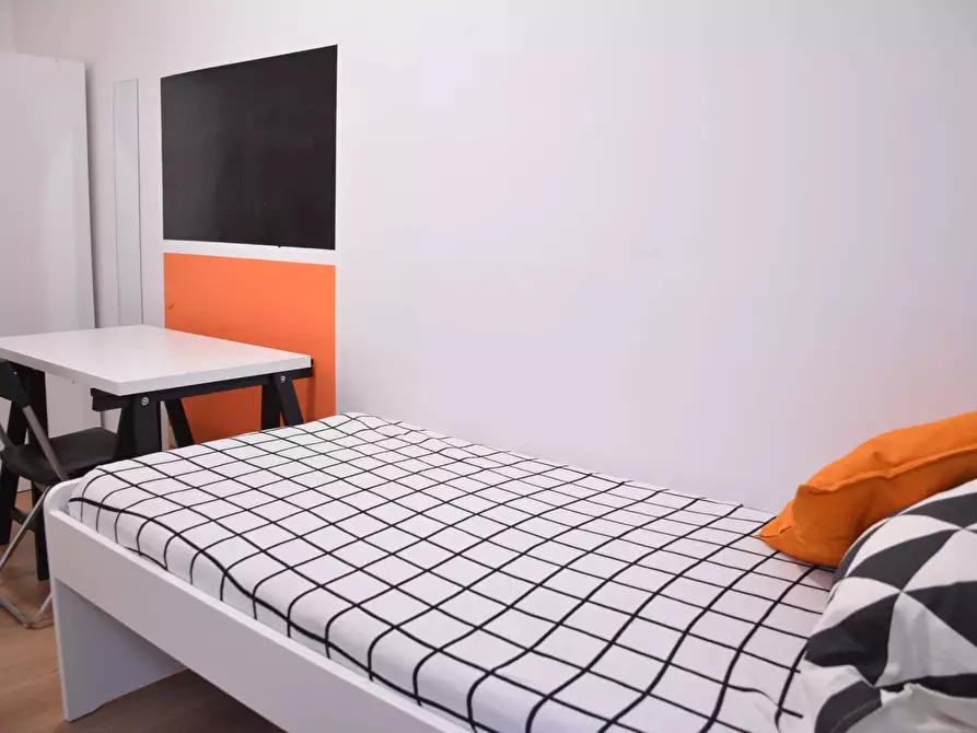 Immagine 3 di Camera in affitto  in Via Tigellio20 a Cagliari