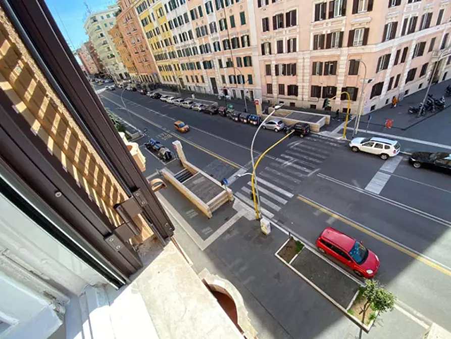 Immagine 17 di Appartamento in affitto  in Via la Spezia81 a Roma