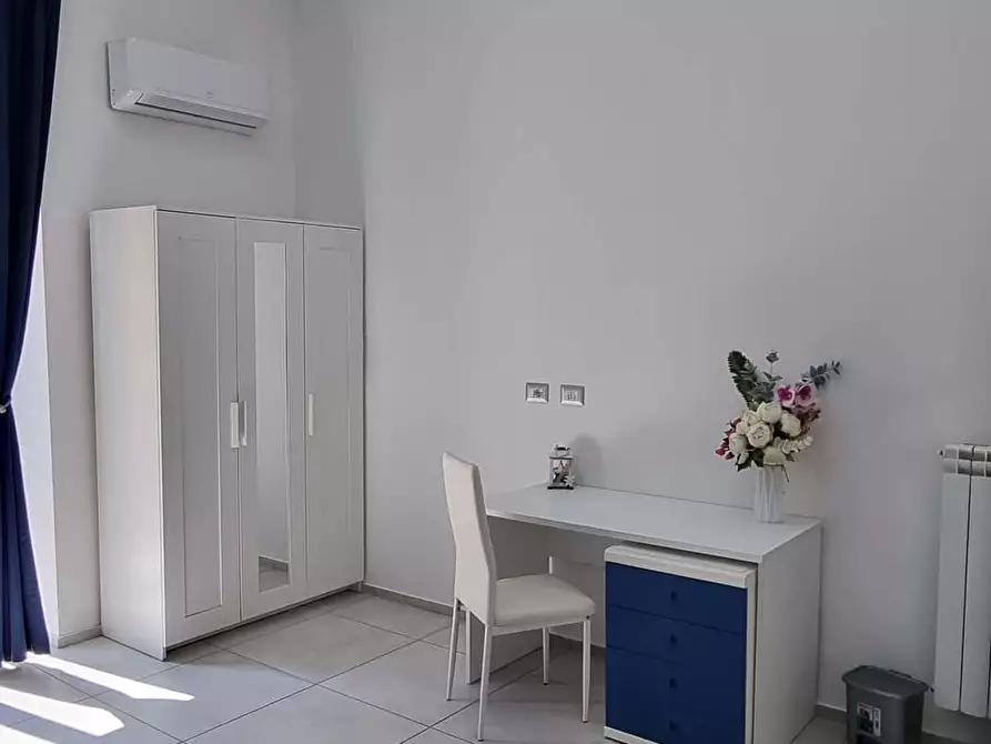 Immagine 2 di Camera in affitto  in Via dei Tribunali268 a Napoli
