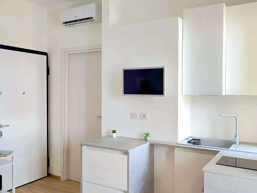 Immagine 1 di Appartamento in affitto  in Via dei Tulipani a Milano