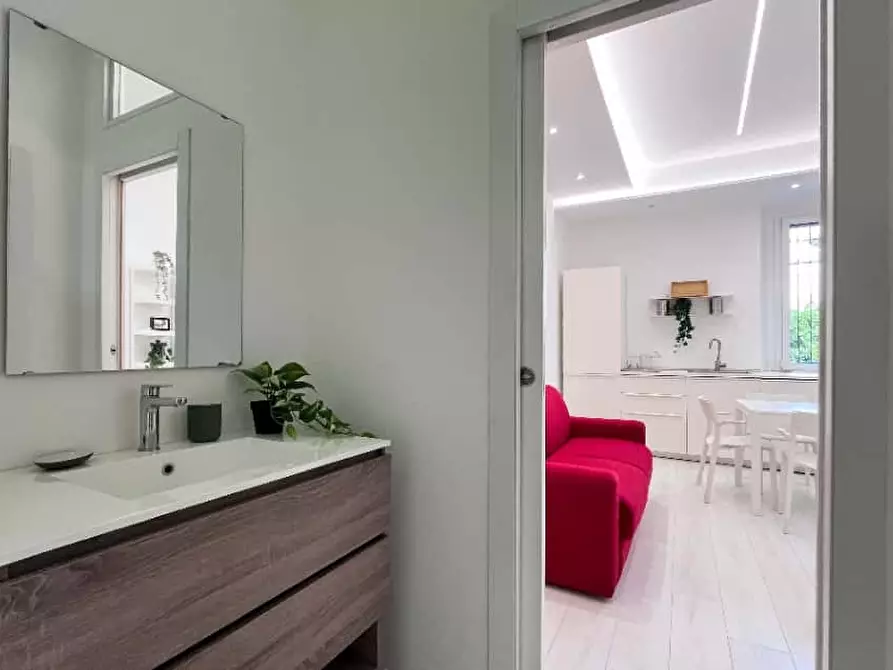 Immagine 4 di Appartamento in affitto  in Via Conte Rosso36 a Milano