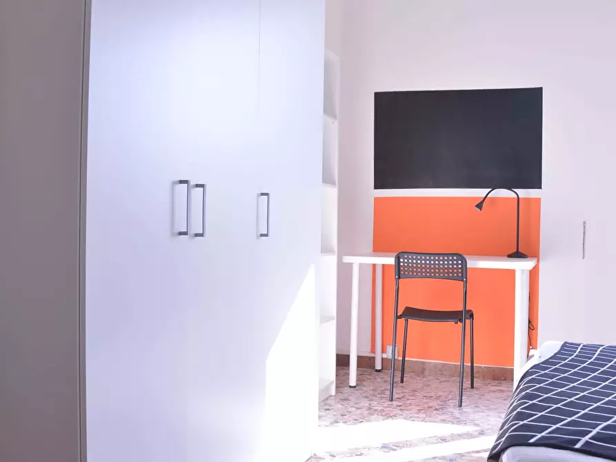 Immagine 2 di Camera in affitto  in Via dei Passeri3 a Cagliari