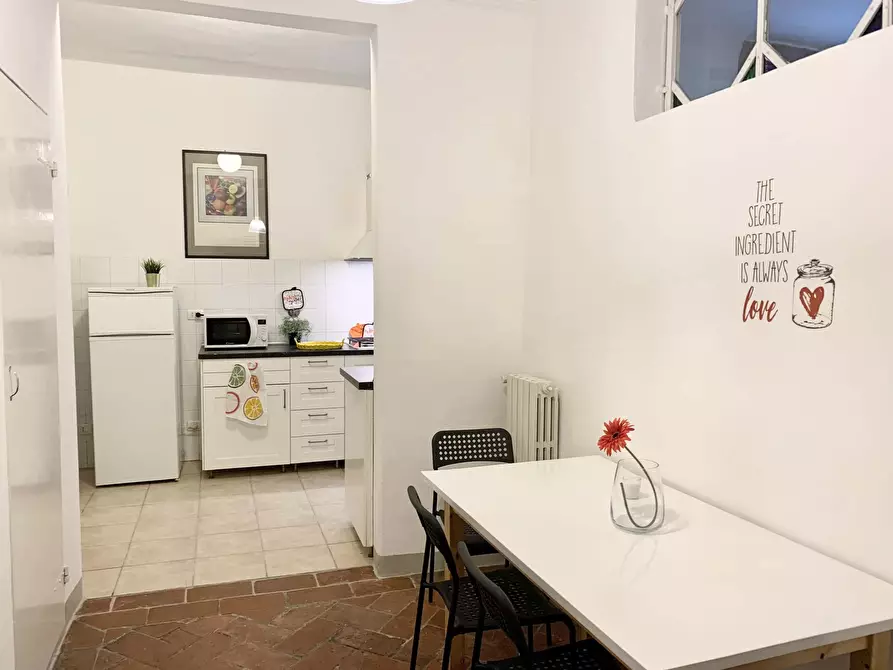 Immagine 16 di Camera in affitto  in Via Sant'Antonino13 a Firenze