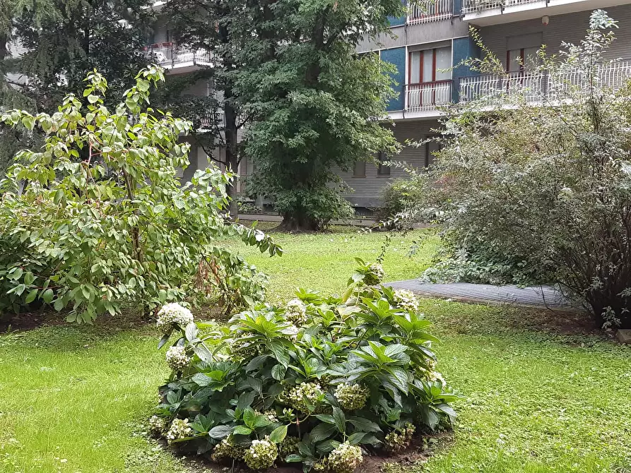 Immagine 21 di Camera in affitto  in Viale Famagosta30 a Milano